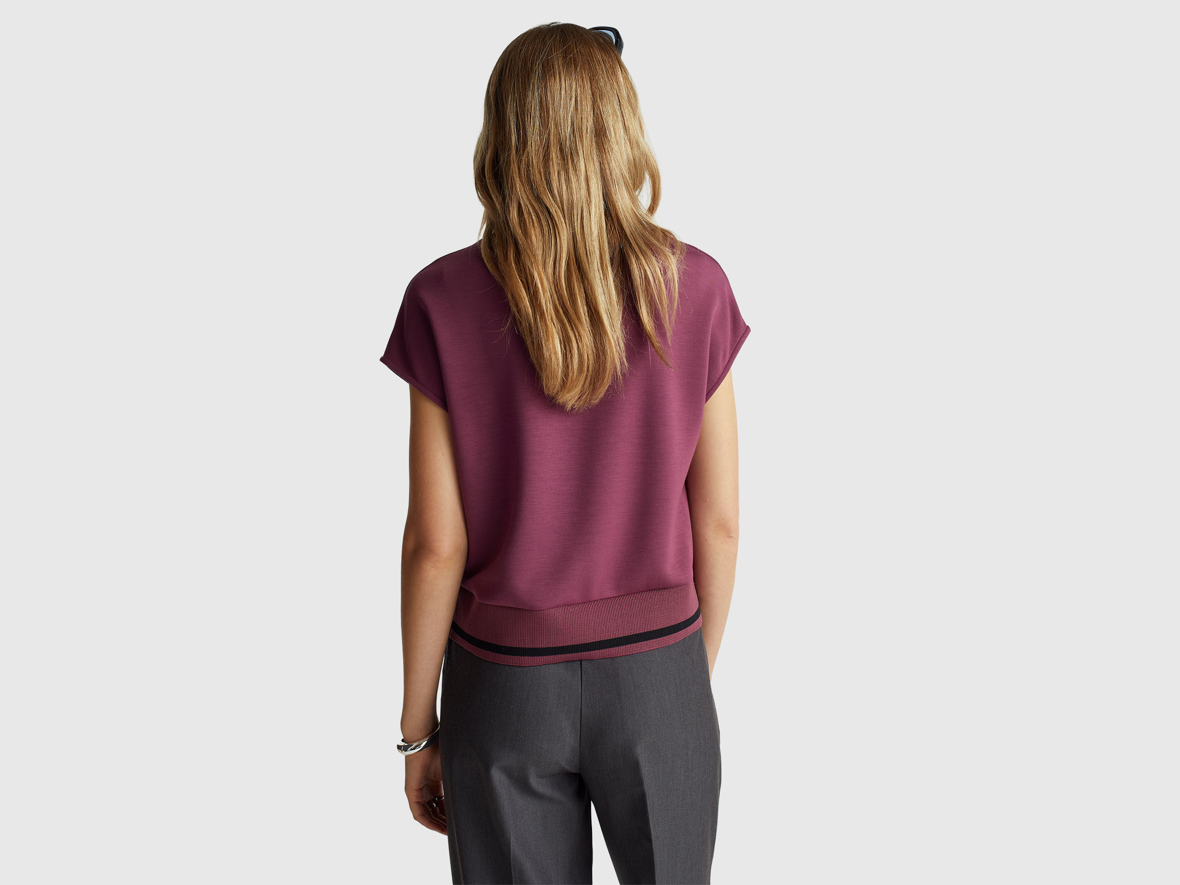 SLEEVELESS SWEATER Mujer image number 2